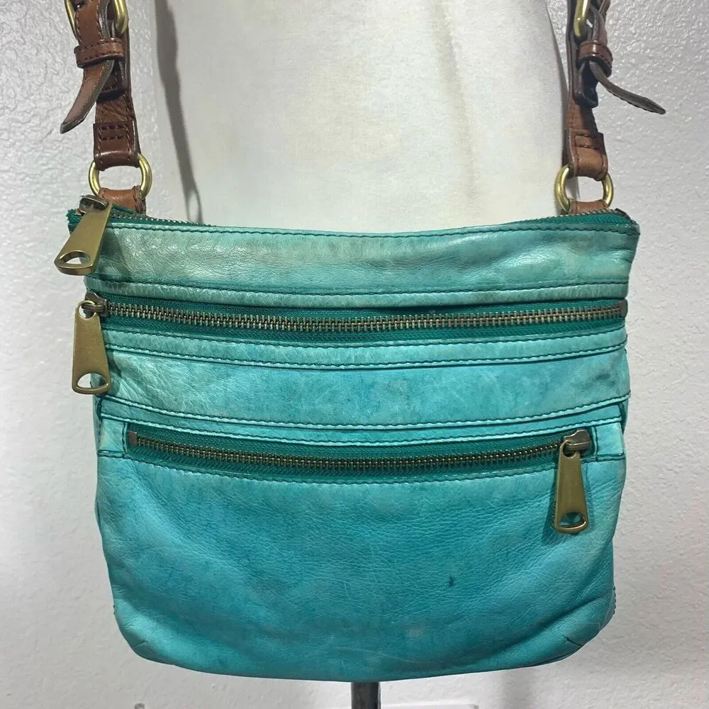 Fossil Explorer Crossbody Purse Teal Leather With 3 Zippers Purse